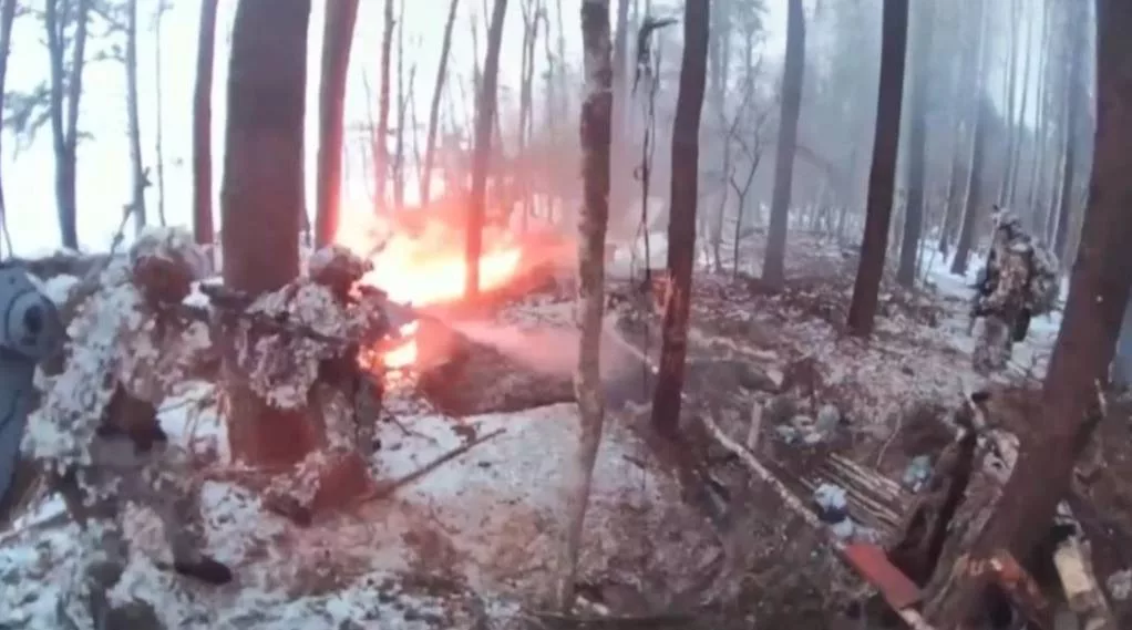 Кадры работы ССО демонстрируют слаженность и точность в выполнении задачи по уничтожению опорного пункта противника