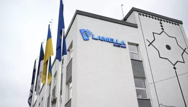 Закарпатский производитель мебели решил завезти сотрудников из Бангладеш, потому что всех местных жителей уже "могилизовали"