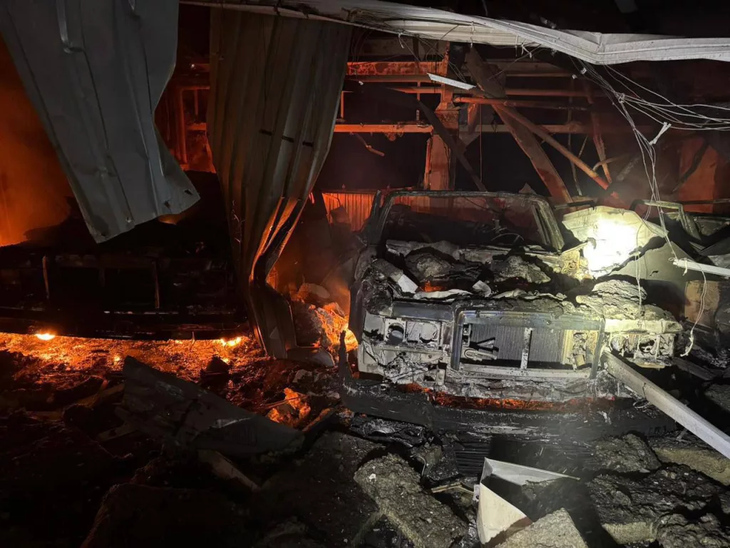 В результате удара барражирующих боеприпасов в Киевской области разрушен Музей ретро-автомобилей