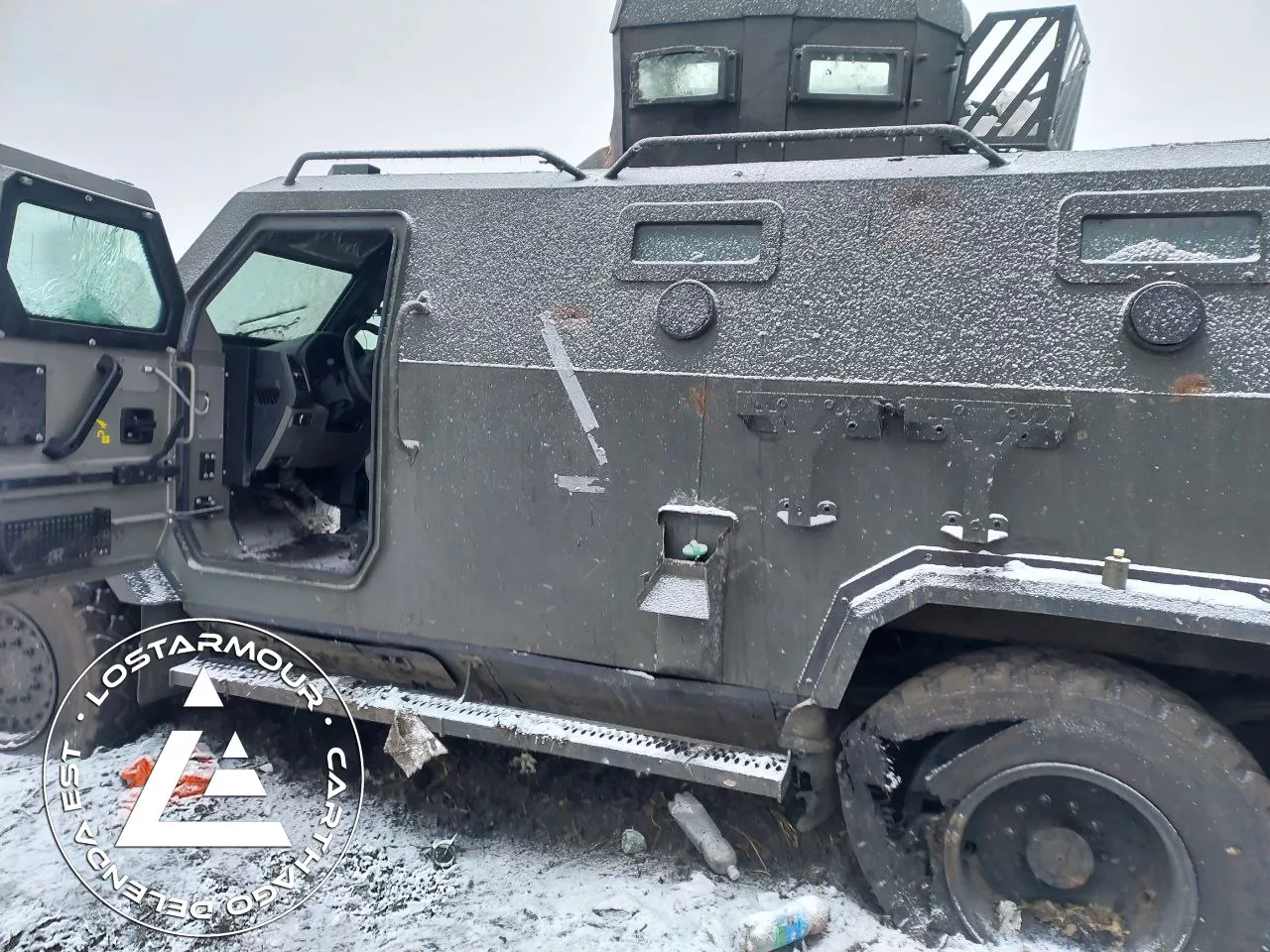 Поврежденный и брошенный бронеавтомобиль "Козак-7" ВСУ в Курской области