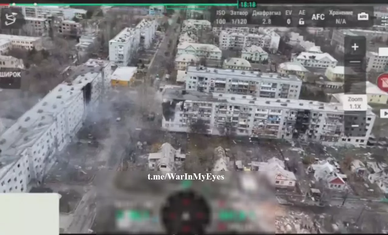 Взгляд на многоэтажки практически полностью контролируемого ВС РФ города Курахово