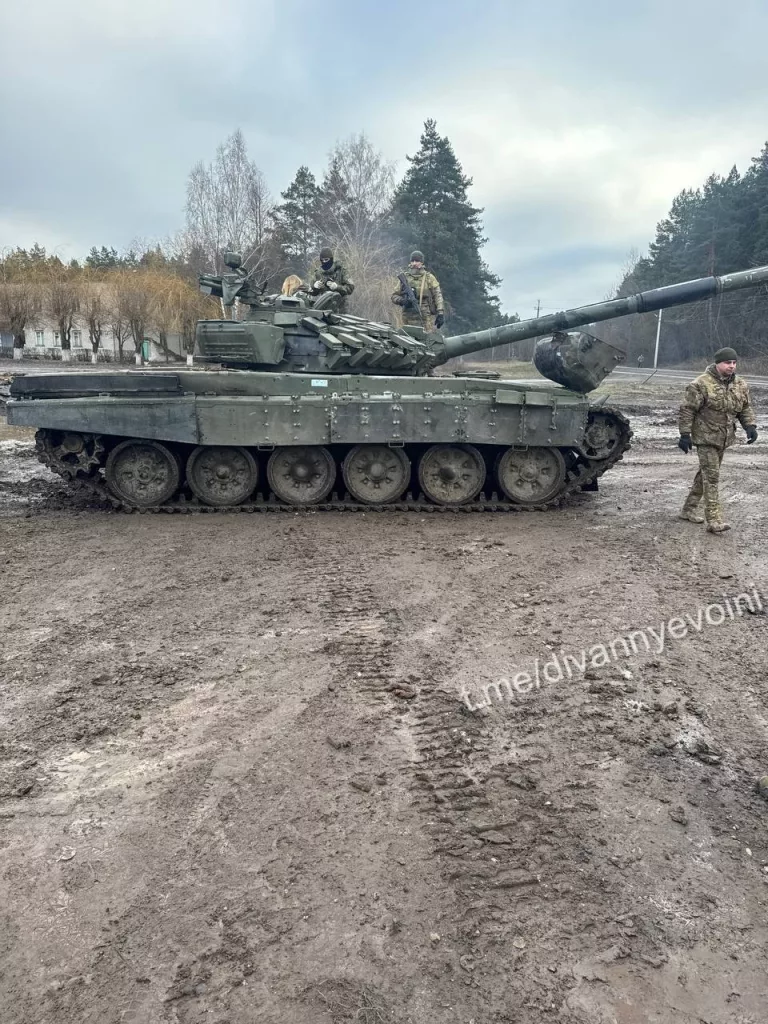«Ураааа, мы сп***ли танк!»: Наши бойцы угнали танк у ВСУ