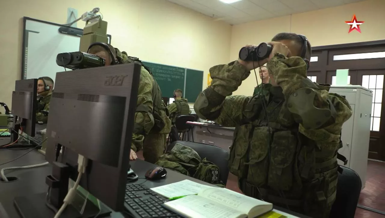 Кадры учебного процесса в Михайловской военной артиллерийской академии из д/с «Военное образование. С учётом боевого опыта»