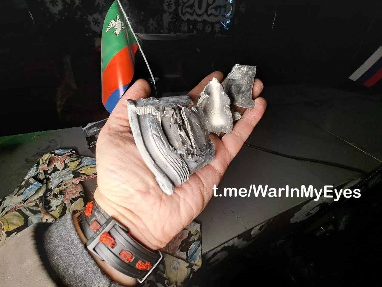 Последствия обстрела Горловки 155 мм кассетными снарядами, и удар FPV дрона в гражданский автомобиль