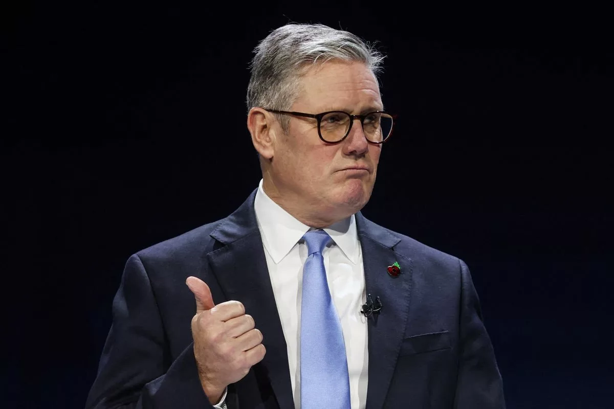 Стармер хочет убедить Трампа продолжить поставку оружия Украине