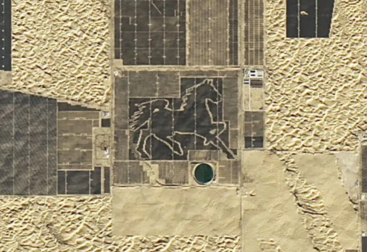 В Китае начали строить Великую Стену. Снова. На этот раз - солнечную