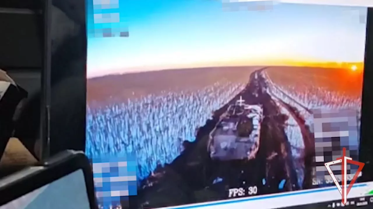 Поражение американского БТР M1126 Stryker ударом оптоволоконных FPV-дронов Росгвардии в ходе отражения вчерашнего наступления ВСУ в Курской области