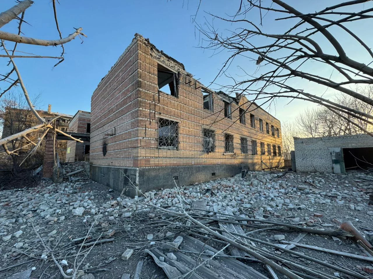 Последствия ударов ФАБ с УМПК в Константиновке (Славянско-Краматорская агломерация)