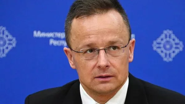Сийярто: намерение Украины перекрыть поставки всей энергии из России в ЕС неприемлемо