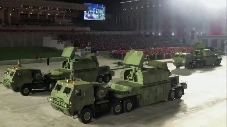 В свете возможного появления ЗРК ближней зоны производства КНДР, в зоне СВО, многие недоумевают про основу для этих ЗРК. Часто считая, что технологический пакет на некий ЗРК семейства Тор был видимо когда-то передан Россией Пхеньяну