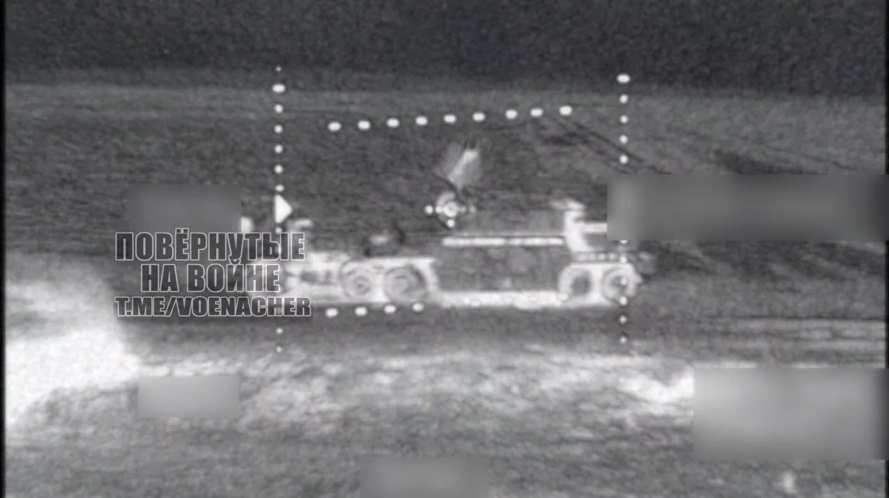 В продолжении темы военного сотрудничества между Россией и КНДР: судя по выложенным в Сеть кадрам, в российских боевых порядках были замечены северокорейский аналог ЗРК «Тор» на колесной базе