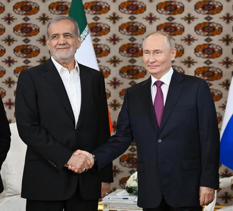 Владимир Путин 17 января проведет переговоры с президентом Ирана, сообщили в Кремле