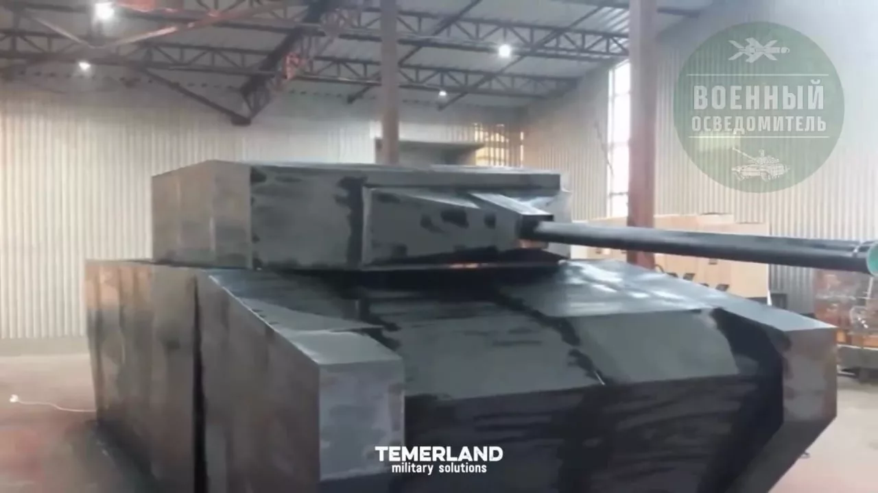 Беспилотный ходовой макет танка на базе пикапа, предлагаемый украинской компанией Temerland