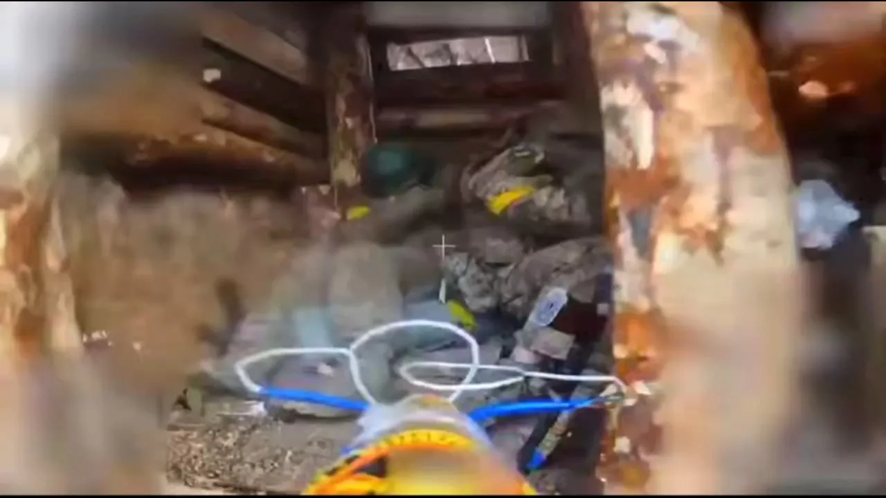 Поражение танка Leopard 1A5 с ДЗ "Контакт-1" и укрывшихся в огневой точке солдат ВСУ ударами FPV-дронов на оптоволокне