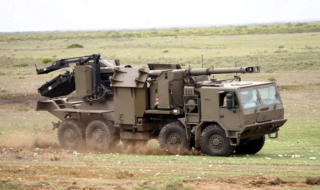 В свете обсуждения сербских 155-мм самоходных артиллерийских установок NORA B-52 многие читатели задаются вопросом, почему мы не рассматриваем возможность покупки артиллерийской техники у наших союзников?