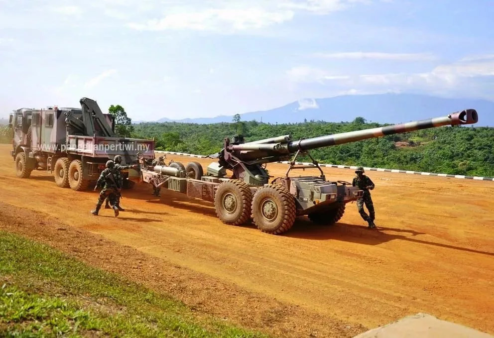 В свете обсуждения сербских 155-мм самоходных артиллерийских установок NORA B-52 многие читатели задаются вопросом, почему мы не рассматриваем возможность покупки артиллерийской техники у наших союзников?