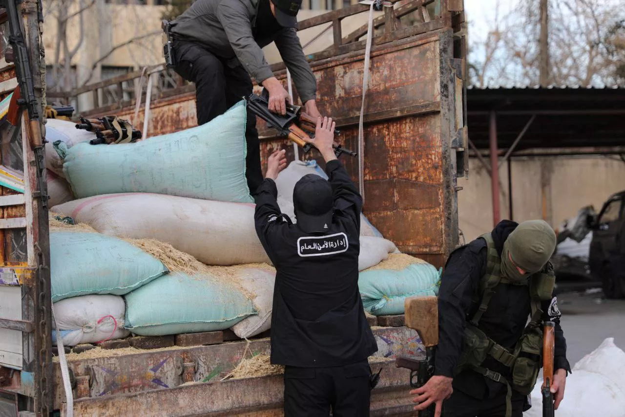 Ресурсы ХТШ хвастаются услугой, которую они оказали Израилю. В Тартусе им удалось перехватить груз с оружием, который должен был уйти ливанской "Хезболле"