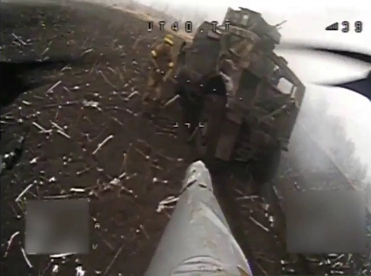 Сахалинцы из 39-й отдельной мотострелковой бригады юго-западнее Курахово уничтожили очередной бронеавтомобиль Oshkosh M-ATV ВСУ при помощи FPV-дронов ВТ-40