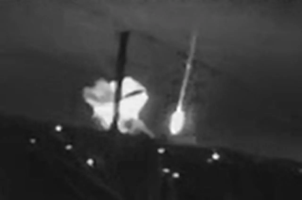 Видео небесной кары, спустившейся на предприятие "Мотор Сич" в Запорожье сегодня рано утром