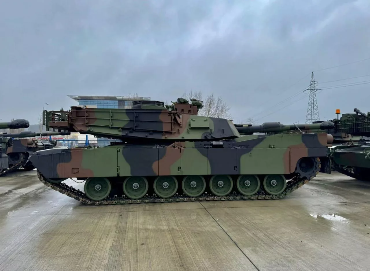 Первая партия из 28 танков Abrams в современной модификации M1A2 SEPv3 доставлена в Польшу, в порт Гдыни