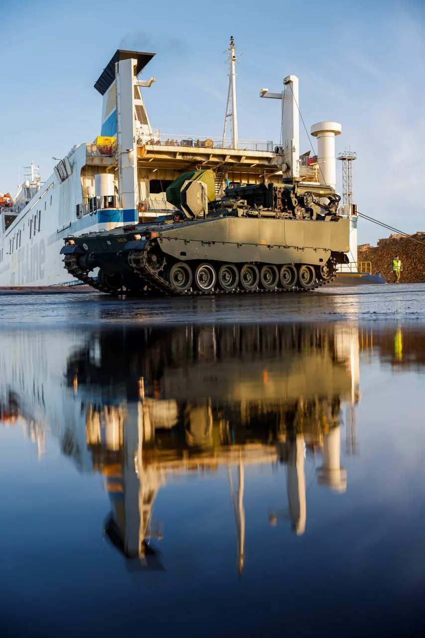 Шведский механизированный пехотный батальон прибыл для усиления присутствия НАТО в Латвии