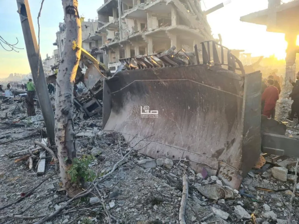 Палестинцы публикуют фотографии уничтоженной техники Израиля после возвращения в районы где проходили боевые действия