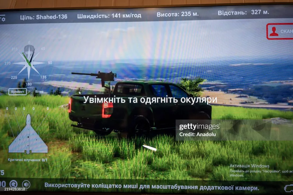 Организованный ВСУ виртуальный тренажёр для членов мобильных групп ПВО с использованием очков виртуальной реальности и макета 12,7-мм пулемёта M2 Browning, Сумская область
