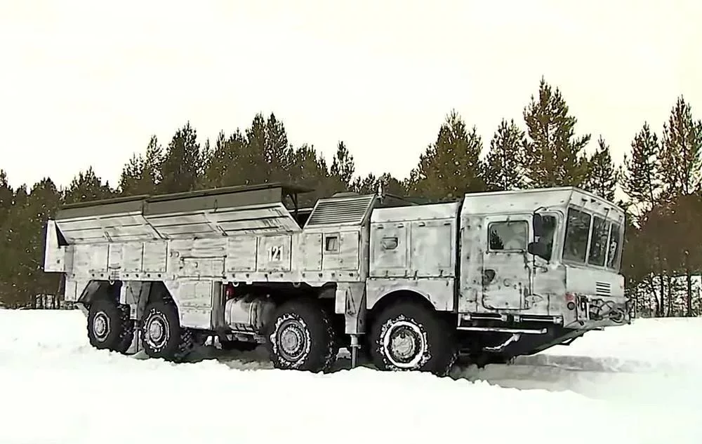 В ВСУ бьют тревогу относительно начала применения подразделениями Ракетных войск и артиллерии России оперативно-тактических квазибаллистических ракет 9М723-Ф3 комплексов «Искандер-М»