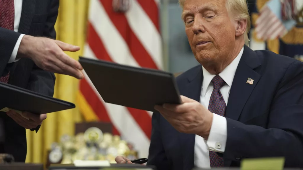 США приостанавливают помощь Украине