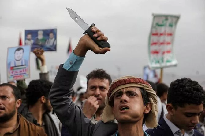 Отдельным указом Трампа йеменские хуситы (официальное название "Ансар Аллах") возвращены в список террористических организаций