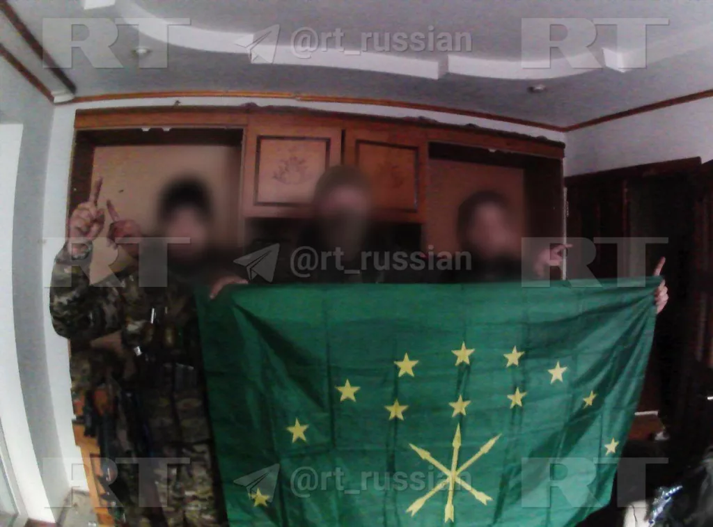 Боец с позывным Чеуж вместе с двумя сослуживцами взял в плен семерых вэсэушников в Курахово