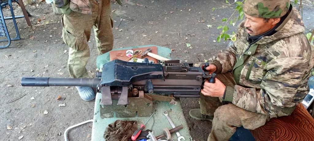 А это уже обычные трофеи, захваченные штурмовиками 5 отдельной гвардейской танковой бригады ВС РФ в Великой Новоселке