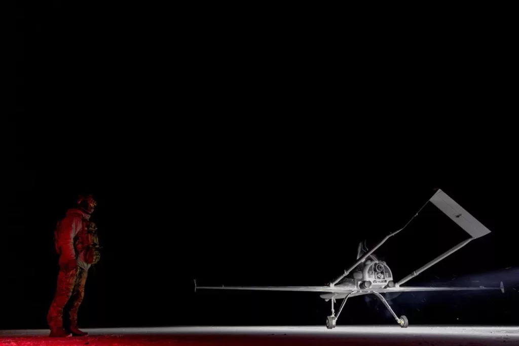 Кадры подготовки к боевому вылету минимум восьми дронов-камикадзе Ан-196 «Лютый» операторами 14-го ОПБАК сил беспилотных систем ВСУ, применяемых для ударов по объектам промышленности и энергетики в глубине территории России