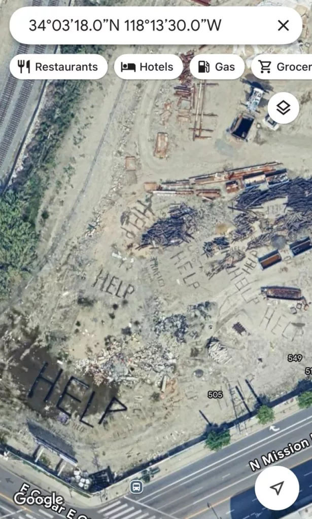 HELP HELP HELP TRAFICO — в США нашли самую страшную и загадочную надпись на Google Maps