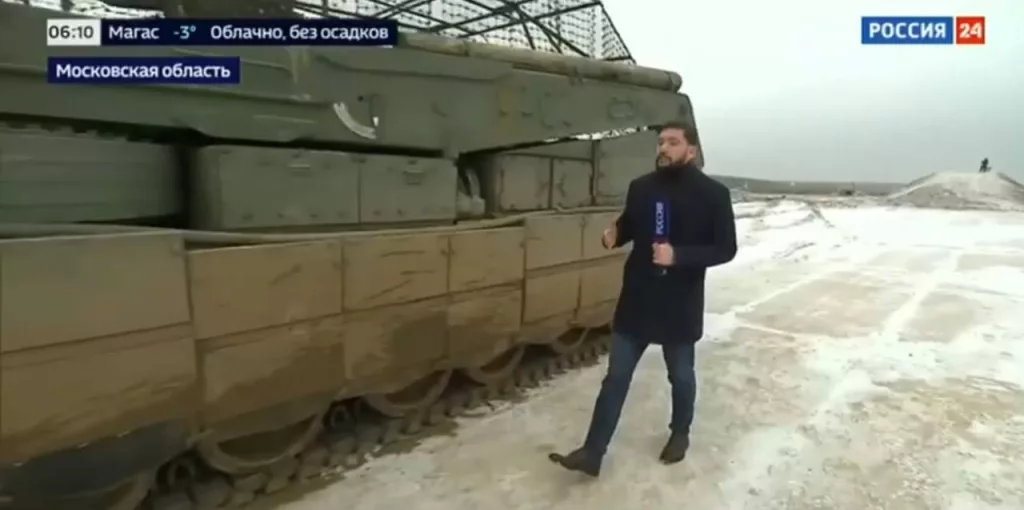 В репортаже о модернизации бронетехники на одном из полигонов в Московской области представлен редчайший зверь – БРЭМ-80  («Изделие 647») на базе танка Т-80У