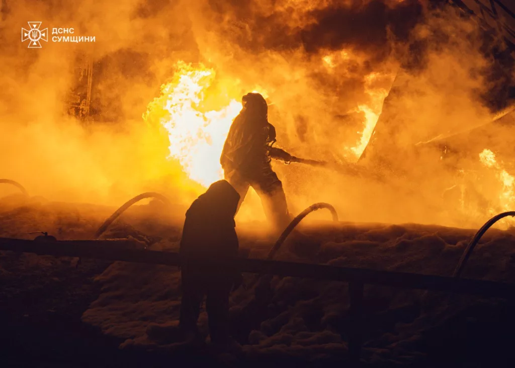 Сегодня ночью «Герани» прилетели по нефтебазе в посёлке Низы к югу от города Сумы