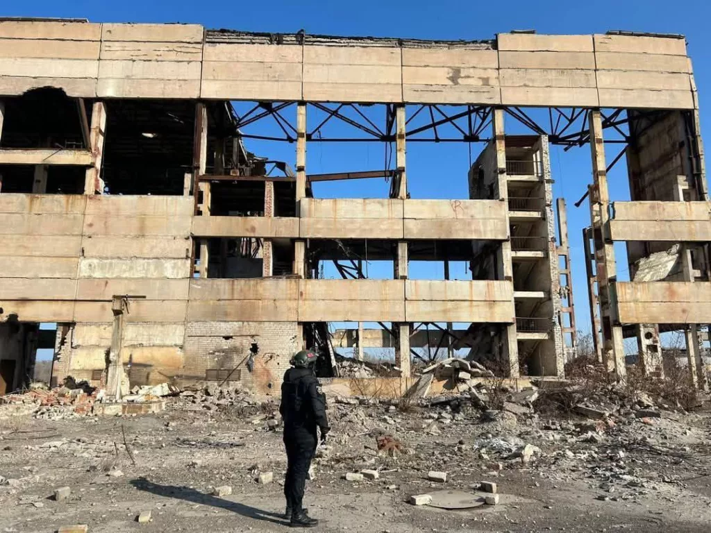 Ракетный удар нанесён по гостинице в центре Кривого Рога Днепропетровской обл. По предварительной информации, целью стал пункт временного размещения иностранных наёмников и членов украинских формирований