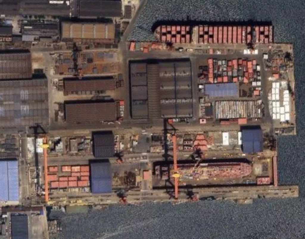 Тем временем в Китае начато строительство четвертого авианосца на верфи в Даляне