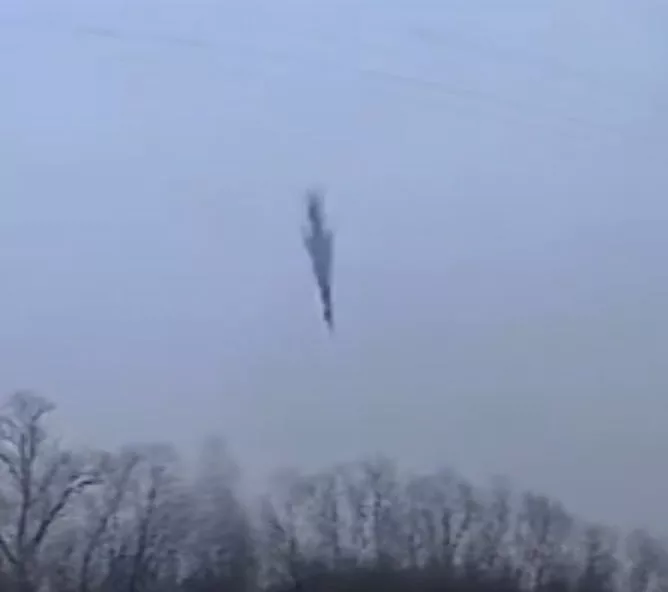 Момент падения ракеты Х-22 в Липецкой области во время пусков по целям на территории Украины 1 февраля