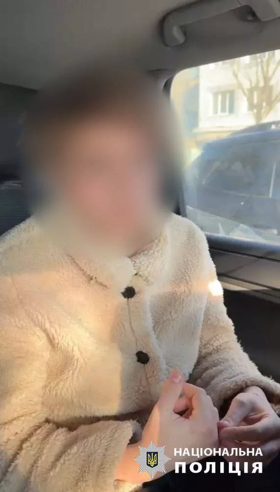 По подозрению в поджогах авто украинских военных, полиция Украины задержала 14 и 16-летних подростков