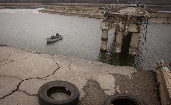 ЕС ищет способы изъять часть замороженных активов РФ — Bloomberg