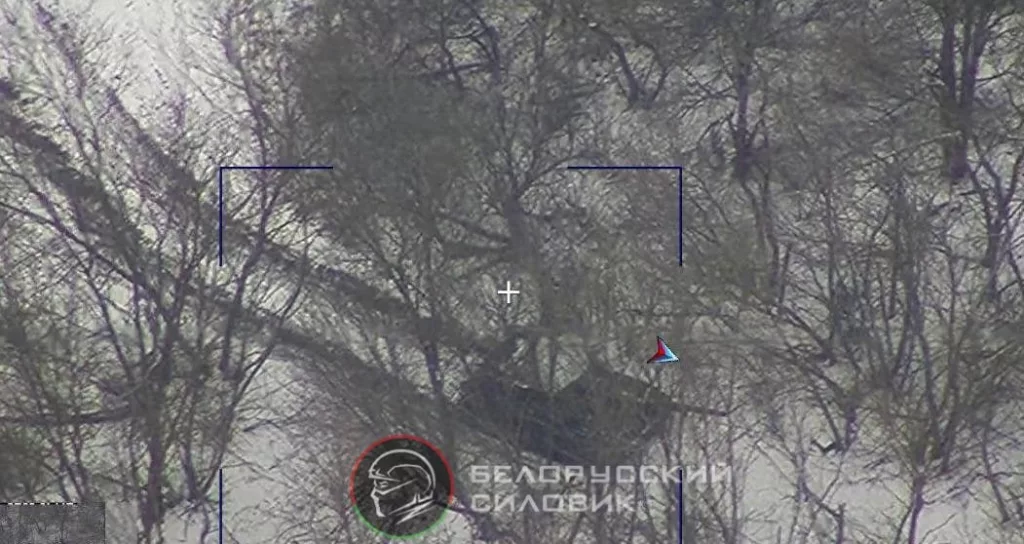 При взаимодействие сил «Росгвардии», СпН «Ахмат» и 51-го полка ВДВ ведётся уничтожение техники противника в пригородах Суджи