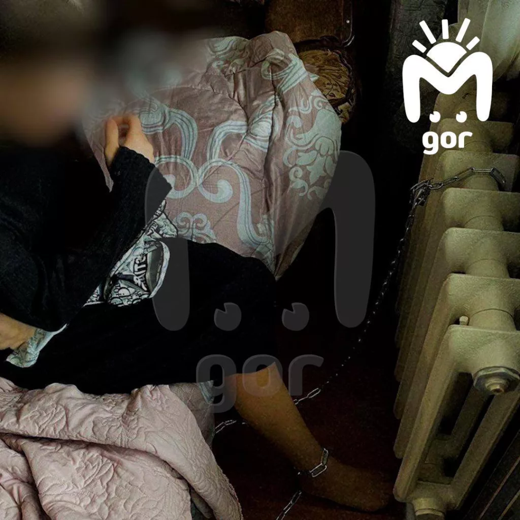 Мать три дня продержала прикованной к батарее 15-летнюю дочь в Дагестане: ей чудом удалось сбежать
