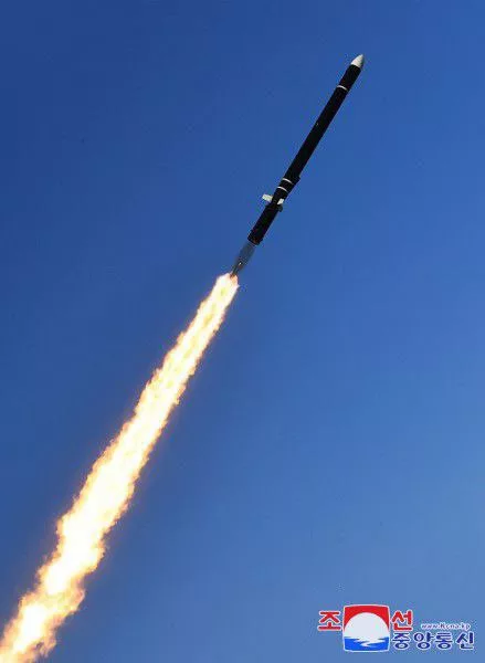 Как сообщили сегодня СМИ КНДР, 26 февраля в западной части страны проводились учения с пусками крылатых ракет средней дальности