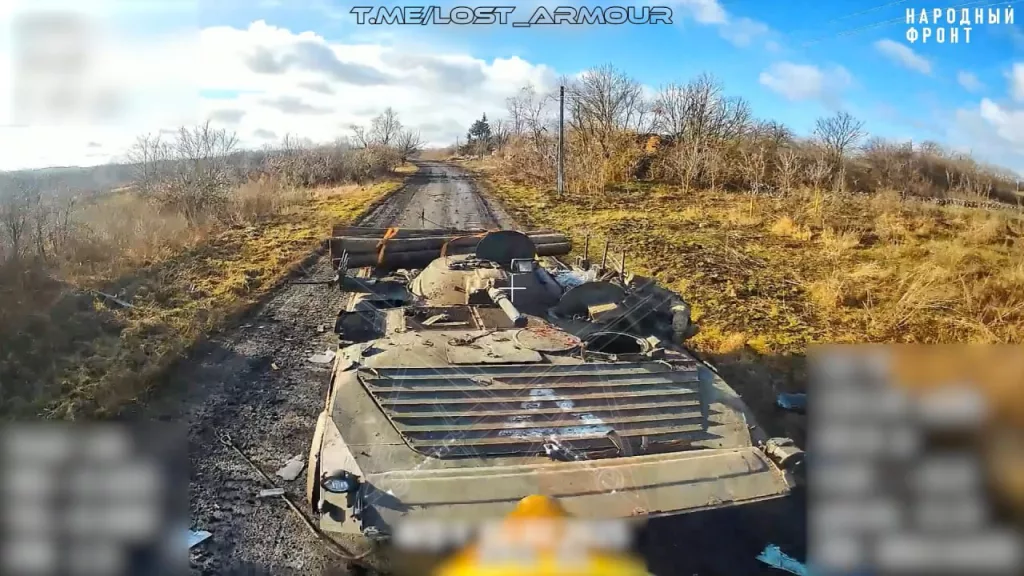 Добивание украинской БМП-1 ударом FPV-дрона на оптоволокне, Курская область