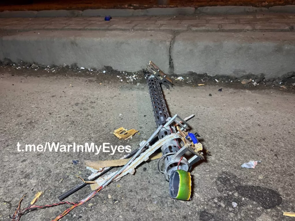 Последствия ночной вражеской атаки БПЛА самолетного типа по Шахтерской площади в Киевском районе Донецка