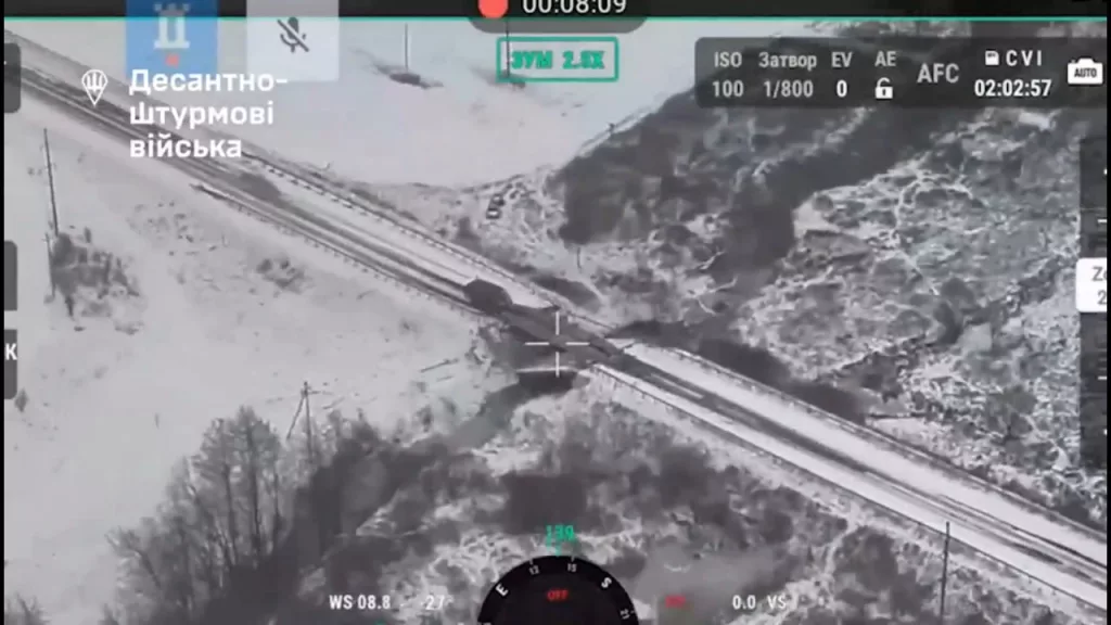 Фрагмент недавнего наступления ВСУ в Курской области, снятый дроном противника