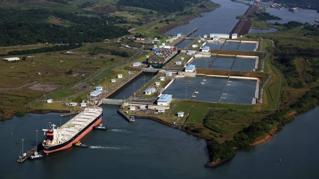 Президент Панамы Хосе Рауль Мулино после встречи с госсекретарём США Марко Рубио заявил, что Панама прекратит участие в китайской инициативе «Один пояс, один путь»