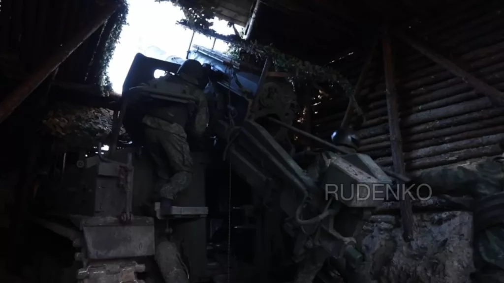 Подземное раздвижное укрытие 152-мм самоходки 2С5 «Гиацинт-С» группировки войск «Запад»