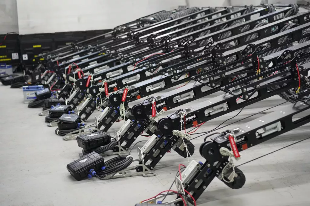 Кадры расположенных на территории Украины сборочных линий различных типов БПЛА, БЭК и сопутствующего оборудования к ним